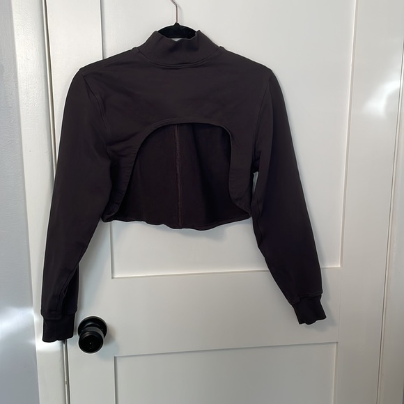 Lulu lemon reversible top in dark grey. Size 4. Never worn - Picture 2 of 2